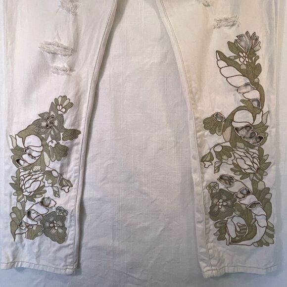 Free People White Floral Distressed Jeans Size 28 - Picture 2 of 7